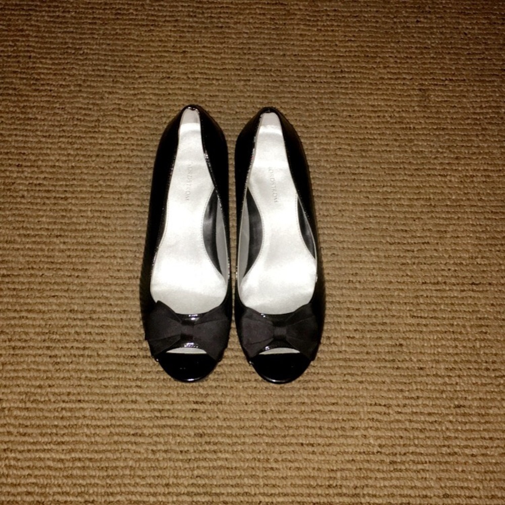 Black wedge heel